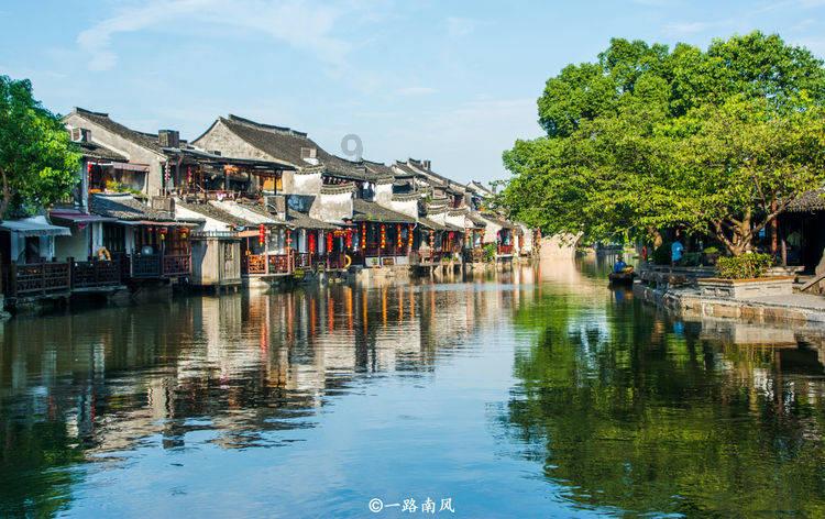 有一首气势恢宏的外文歌的歌名。游戏画面